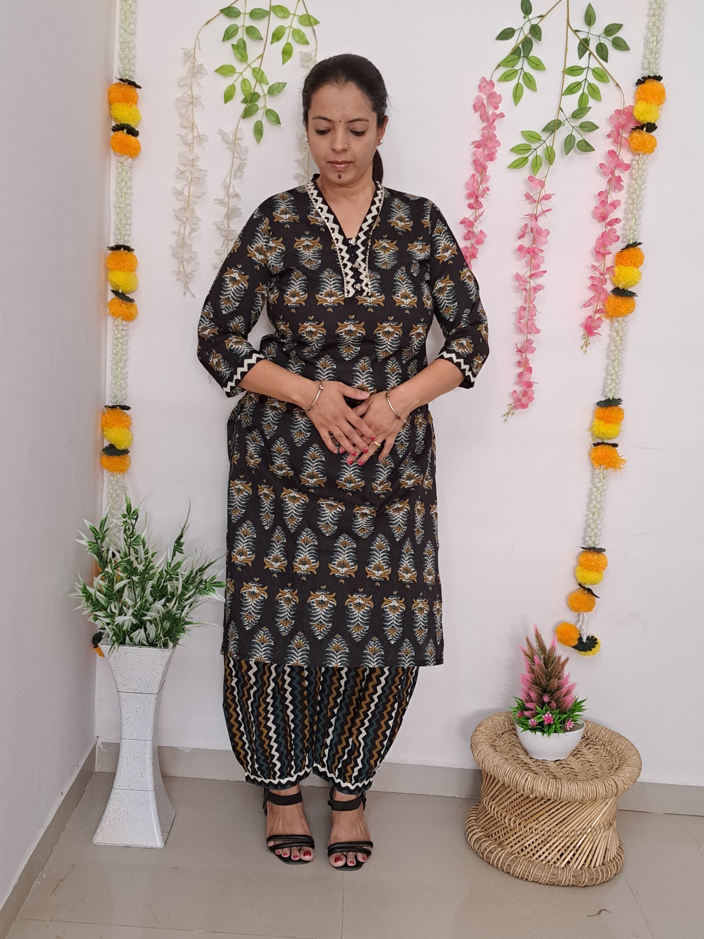 Black Cotton Kurti with Harem Pant: Effortless Chic