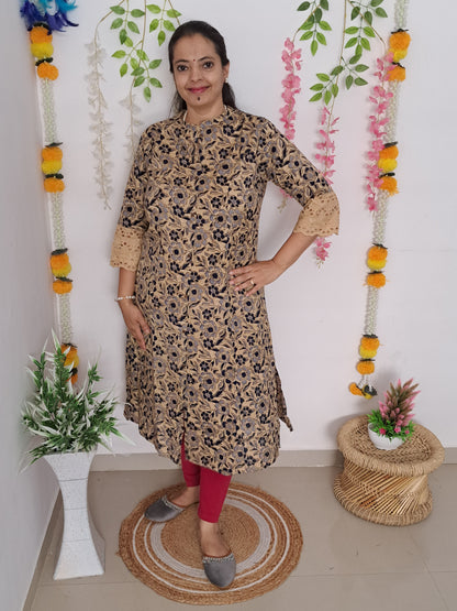 Breezy Botanics: Off White & Blue Floral A-Line Kurti with pockets