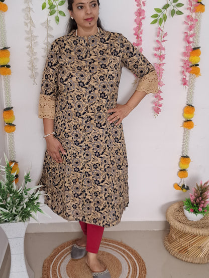 Breezy Botanics: Off White & Blue Floral A-Line Kurti with pockets