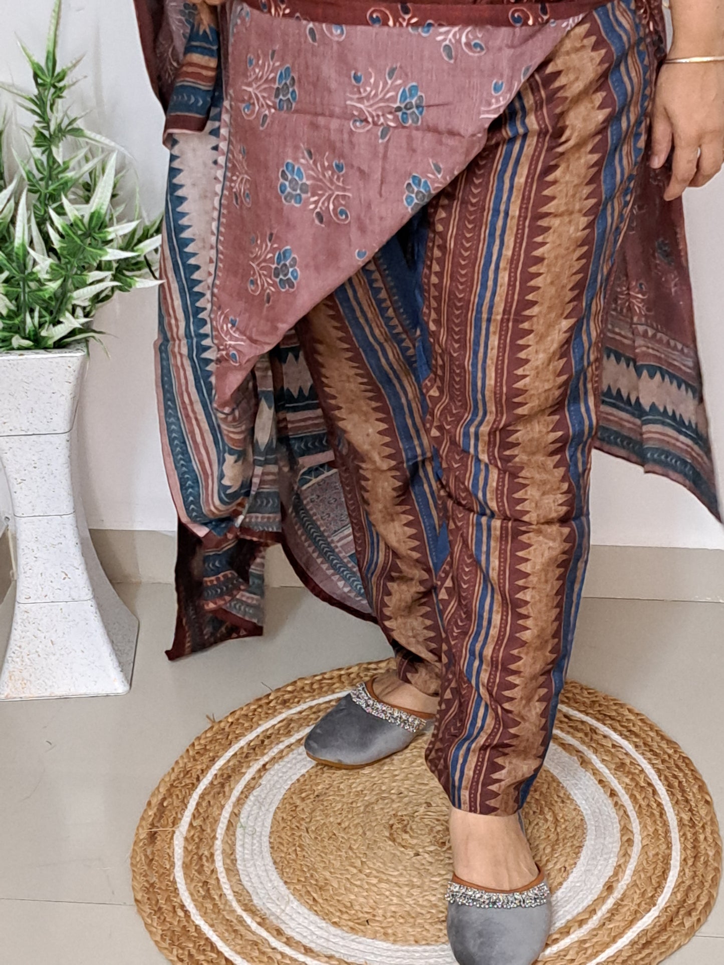 Maroon Muse: Pure Muslin Ajarakh Print Dupatta Set