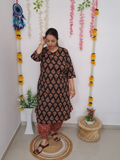 Ebony Elegance: Black and Red Buti Printed Kurta with Hem Cuffed Pant Set