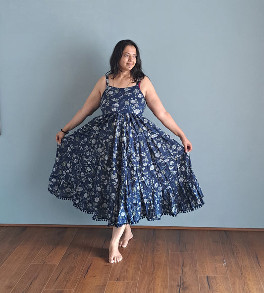 Midnight Blooms: Dark Blue and White Floral Spaghetti Midi Dress