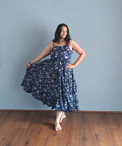 Midnight Blooms: Dark Blue and White Floral Spaghetti Midi Dress