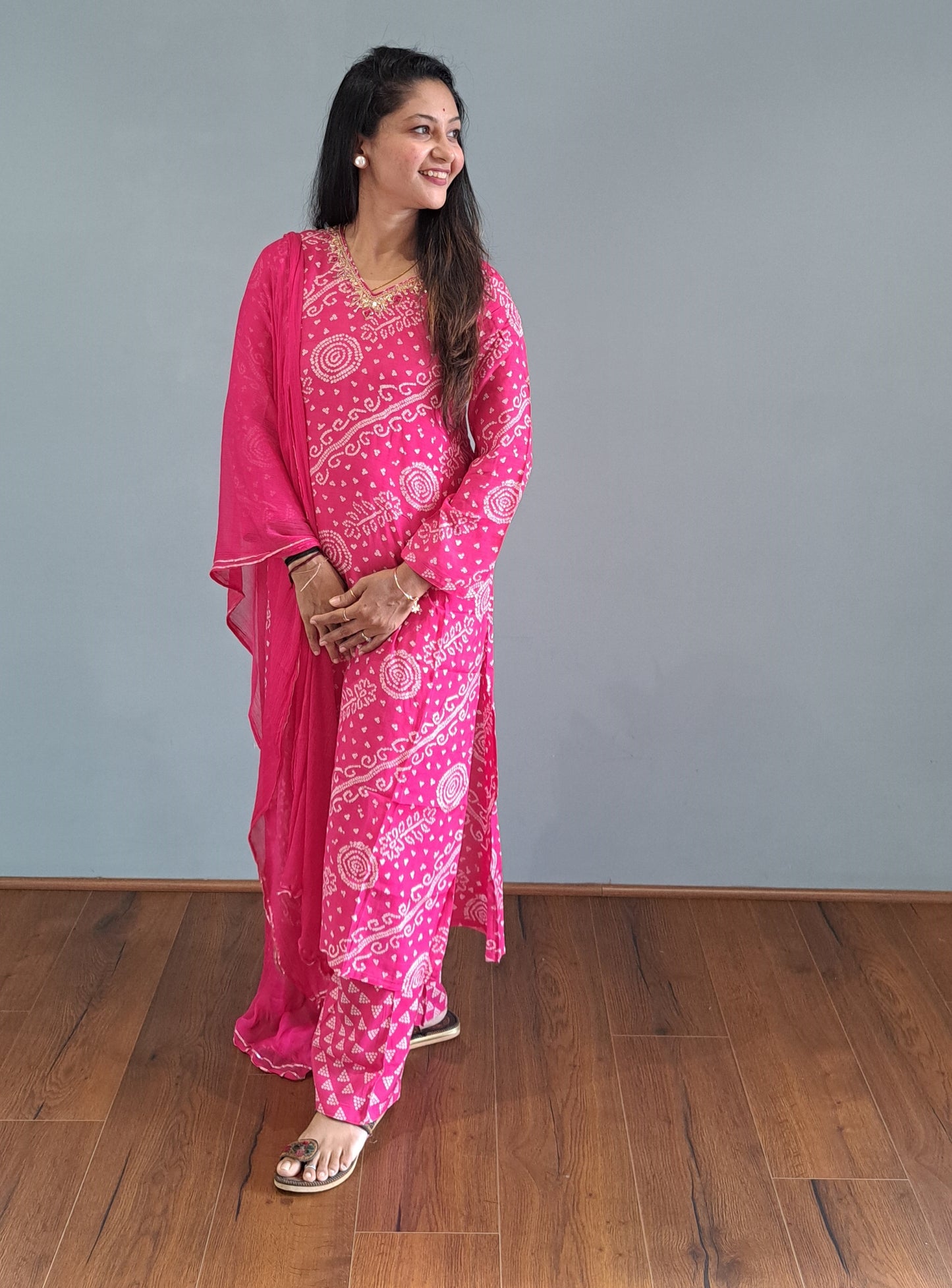 Pink Embroidered and bandhani print muslin suit set