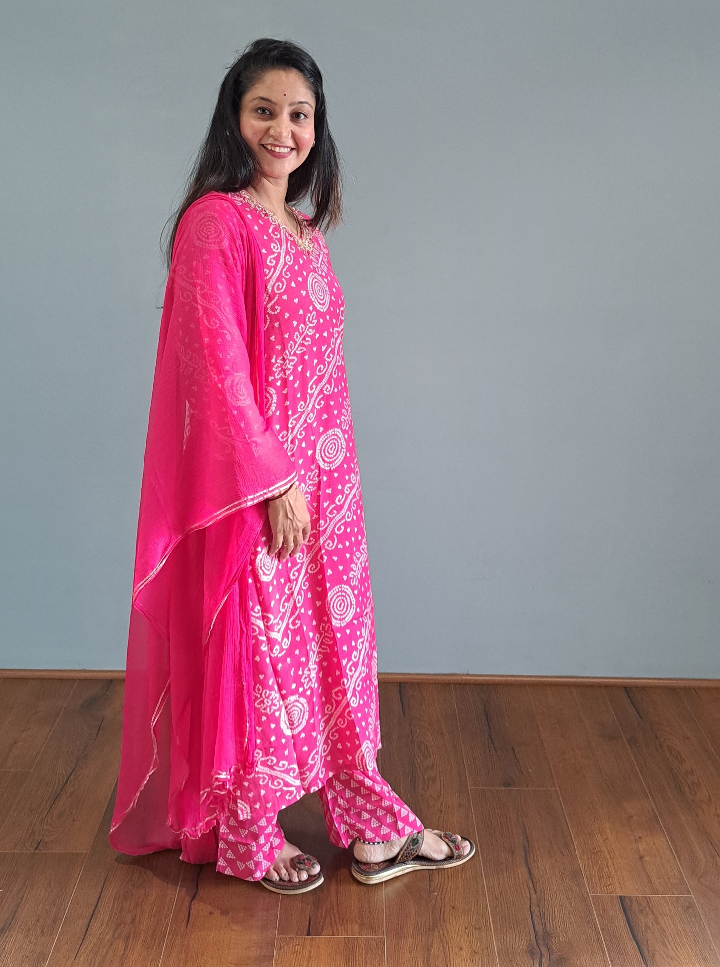 Pink Embroidered and bandhani print muslin suit set