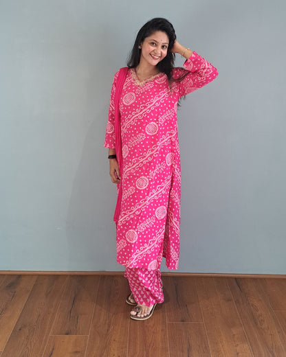 Pink Embroidered and bandhani print muslin suit set