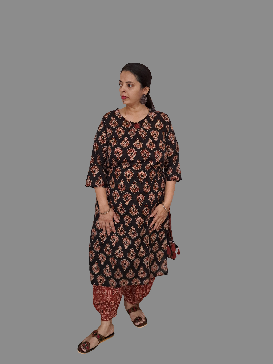 Ebony Elegance: Black and Red Buti Printed Kurta with Hem Cuffed Pant Set