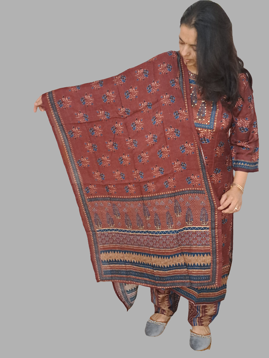 Maroon Muse: Pure Muslin Ajarakh Print Dupatta Set