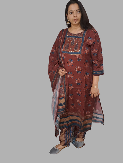 Maroon Muse: Pure Muslin Ajarakh Print Dupatta Set