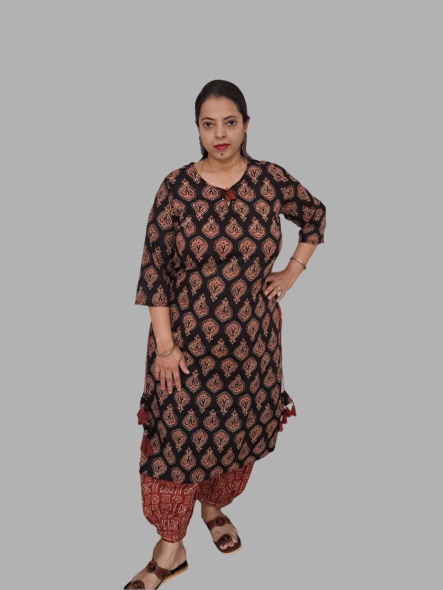 Ebony Elegance: Black and Red Buti Printed Kurta with Hem Cuffed Pant Set