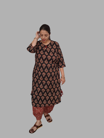 Ebony Elegance: Black and Red Buti Printed Kurta with Hem Cuffed Pant Set