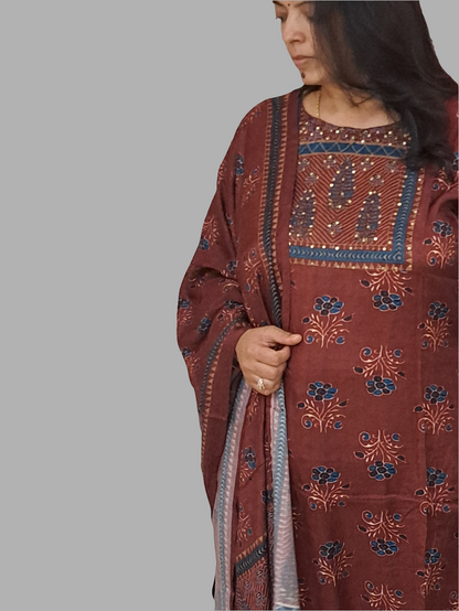 Maroon Muse: Pure Muslin Ajarakh Print Dupatta Set