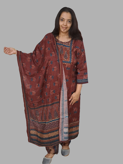 Maroon Muse: Pure Muslin Ajarakh Print Dupatta Set